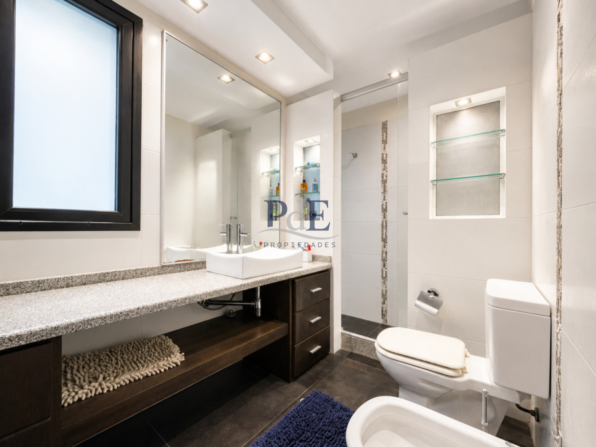 Moderna Casa de 4 Dormitorios, Piscina Climatizada y Parrillero en Playa Mansa, Punta del Este - Imagen 31