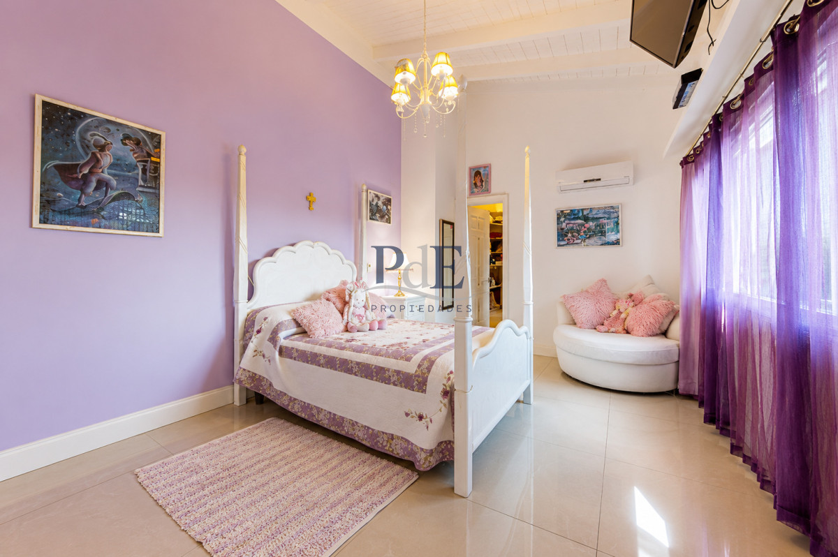 Excelente Casa de 5 Dormitorios en Barrio Privado La Arbolada, Punta del Este - Imagen 25