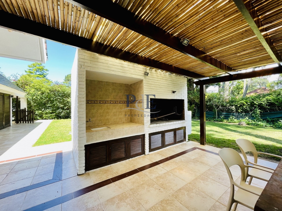 Casa en Lugano, Punta del Este. 5 dormitorios, terreno de 1400 m² - Imagen 4