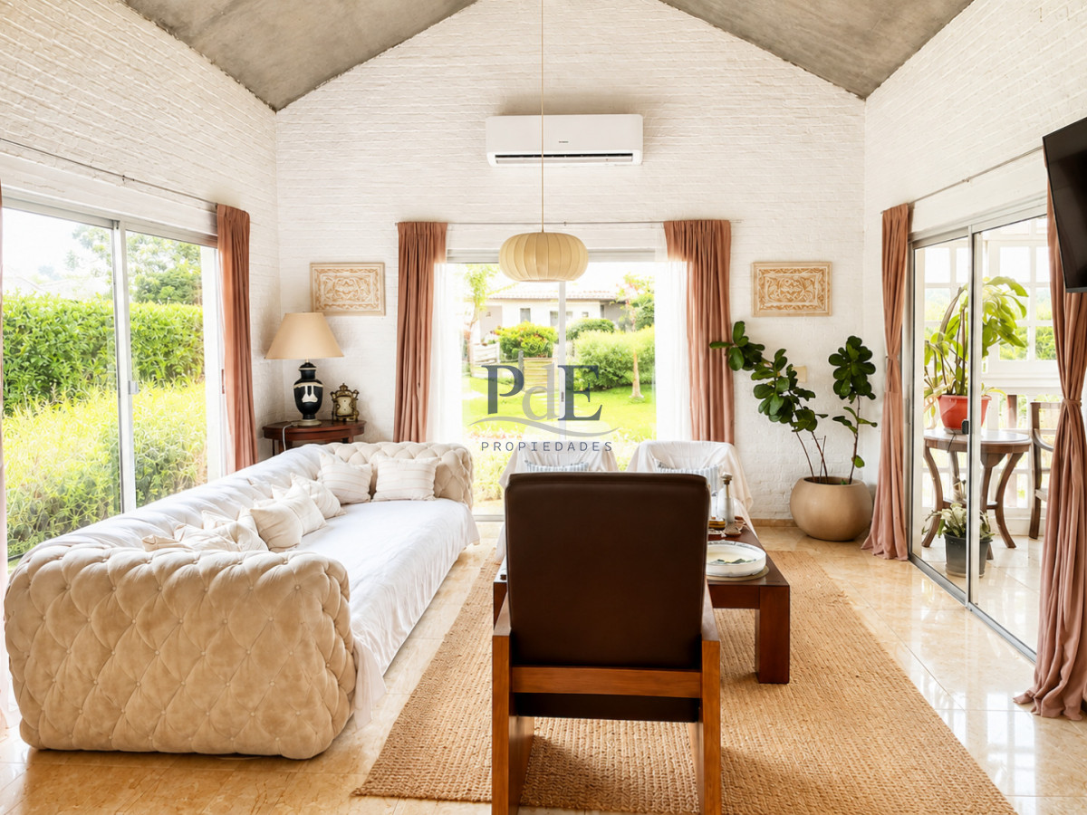 Excelente casa en Marly, con 4 Dormitorios, Barbacoa y Piscina Climatizada. Punta del Este - Imagen 2