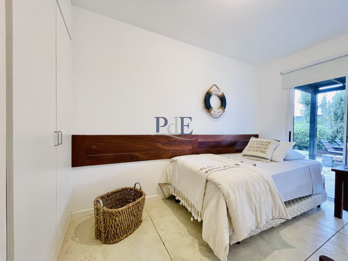 Excelente Casa de 5 Dormitorios en Manantiales, Punta del Este - Imagen 37