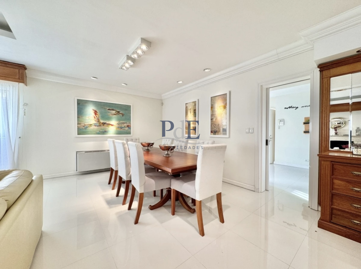 Casa Reciclada de 4 dormitorios, a 100 mts del mar. Playa Mansa. - Imagen 6