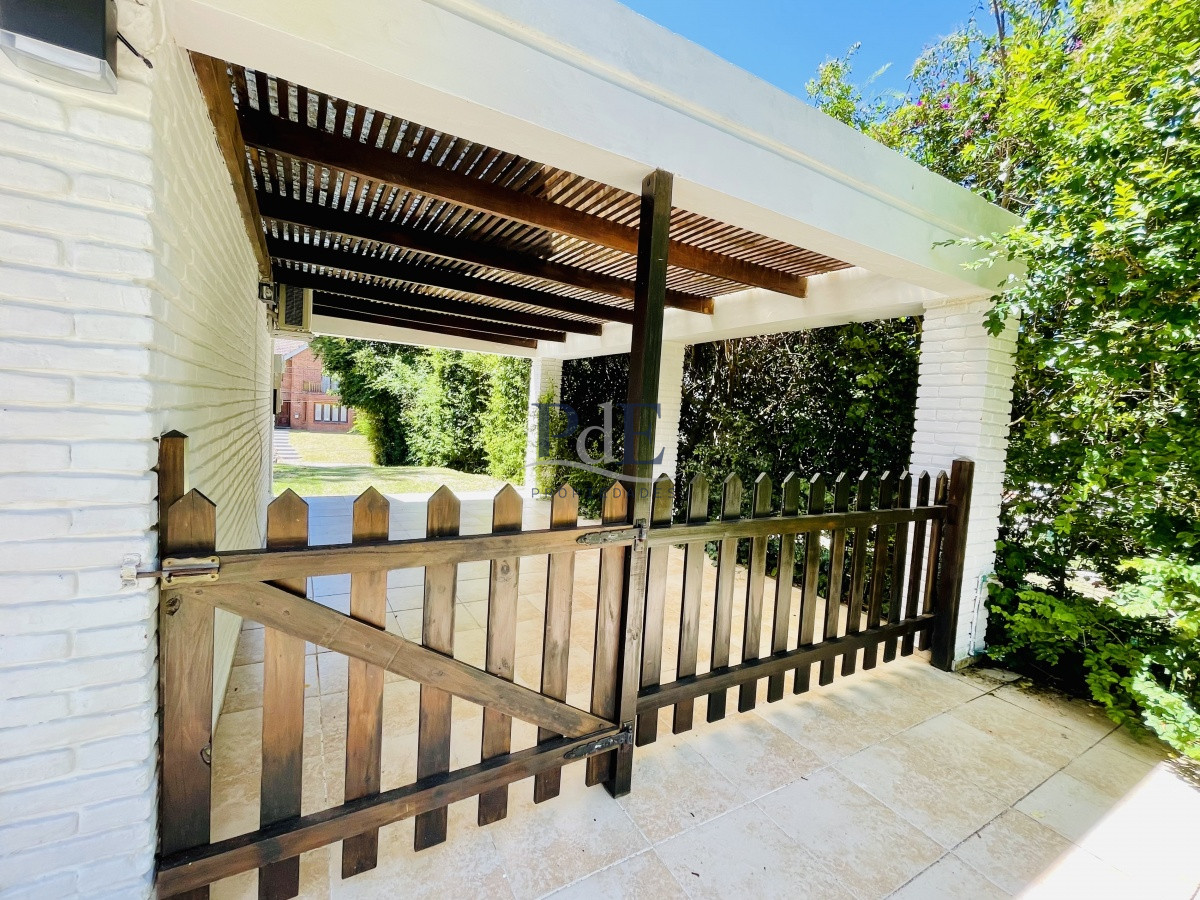 Casa en Lugano, Punta del Este. 5 dormitorios, terreno de 1400 m² - Imagen 50