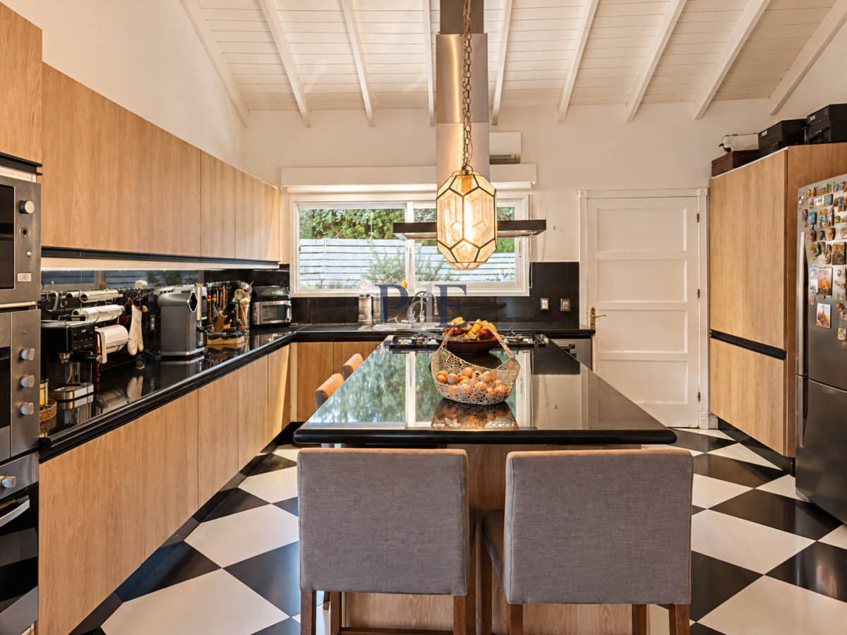 Excelente Casa de 5 Dormitorios en Barrio Privado La Arbolada, Punta del Este - Imagen 11