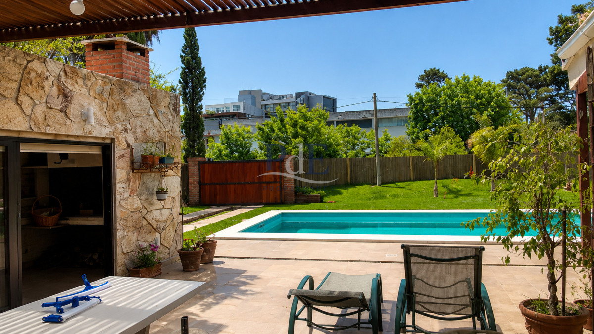 Casa de categoría en Playa Mansa a 800 metros del mar, 5 Dormitorios, Piscina Climatizada y Barbacoa. Punta del Este - Imagen 13