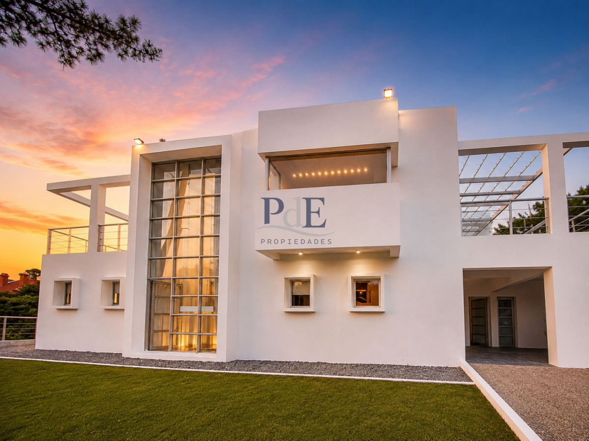 Excelente Casa de 4 Dormitorios y Piscina en Manantiales, Punta del Este - Imagen 34