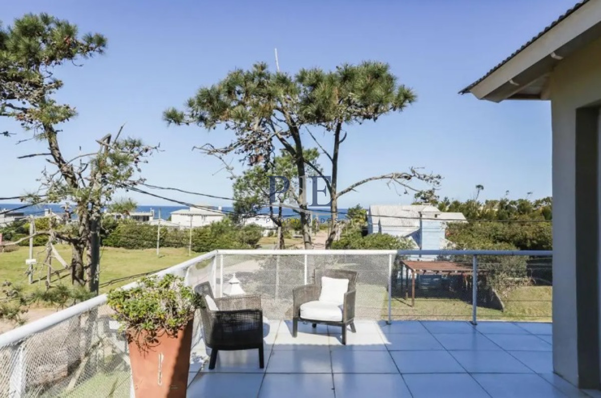 Casa en venta de 6 dormitorios con piscina en Montoya. La Barra - Imagen 2