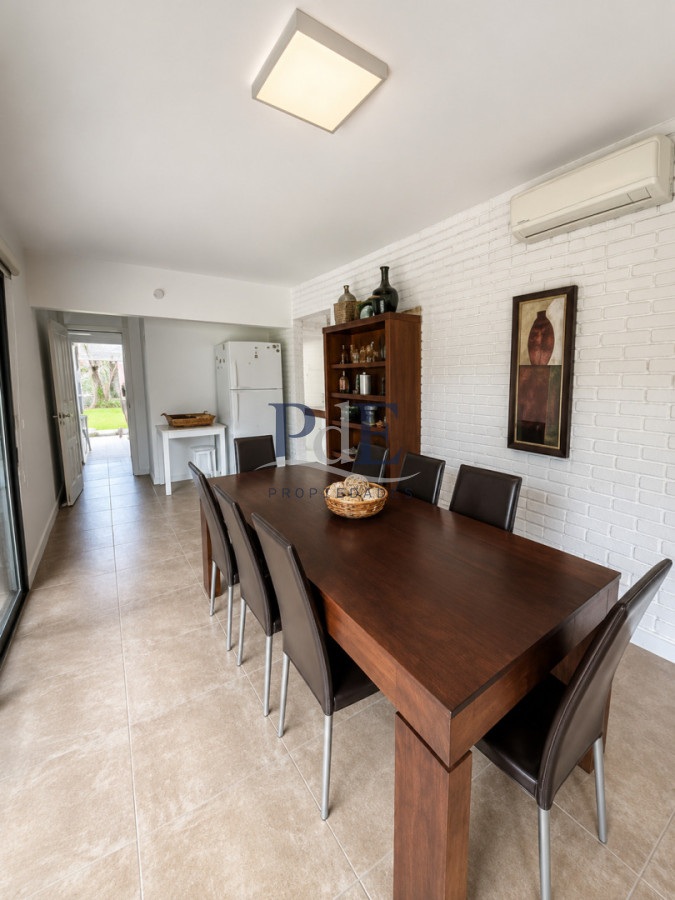 Casa de categoría en Playa Mansa a 800 metros del mar, 5 Dormitorios, Piscina Climatizada y Barbacoa. Punta del Este - Imagen 15