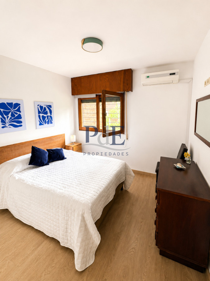 Casa de categoría en Playa Mansa a 800 metros del mar, 5 Dormitorios, Piscina Climatizada y Barbacoa. Punta del Este - Imagen 21