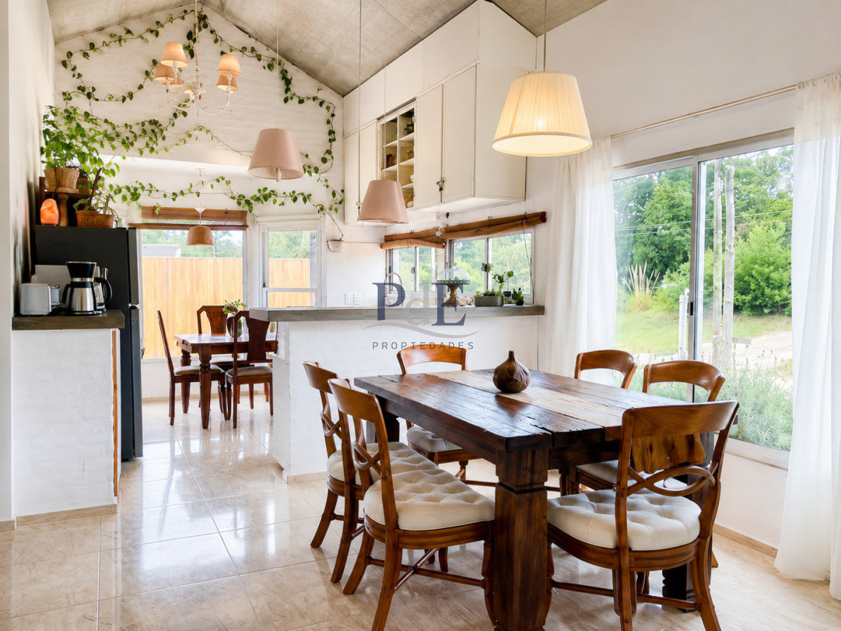 Excelente casa en Marly, con 4 Dormitorios, Barbacoa y Piscina Climatizada. Punta del Este - Imagen 4