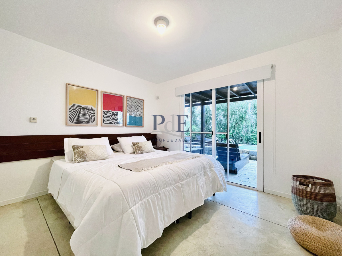 Excelente Casa de 5 Dormitorios en Manantiales, Punta del Este - Imagen 32