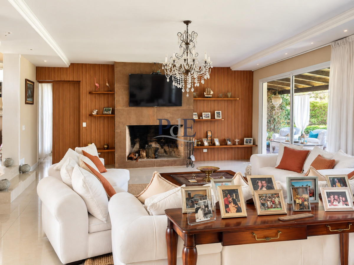 Excelente Casa de 5 Dormitorios en Barrio Privado La Arbolada, Punta del Este - Imagen 6