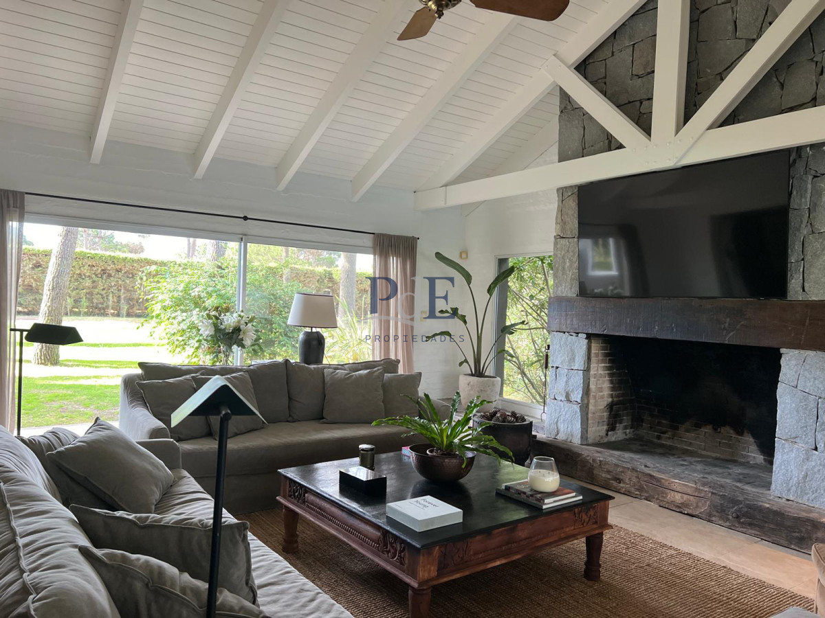 Excelente casa moderna de 4 Dormitorios más dependencia en barrio privado Pinar del Faro, José Ignacio  - Imagen 1