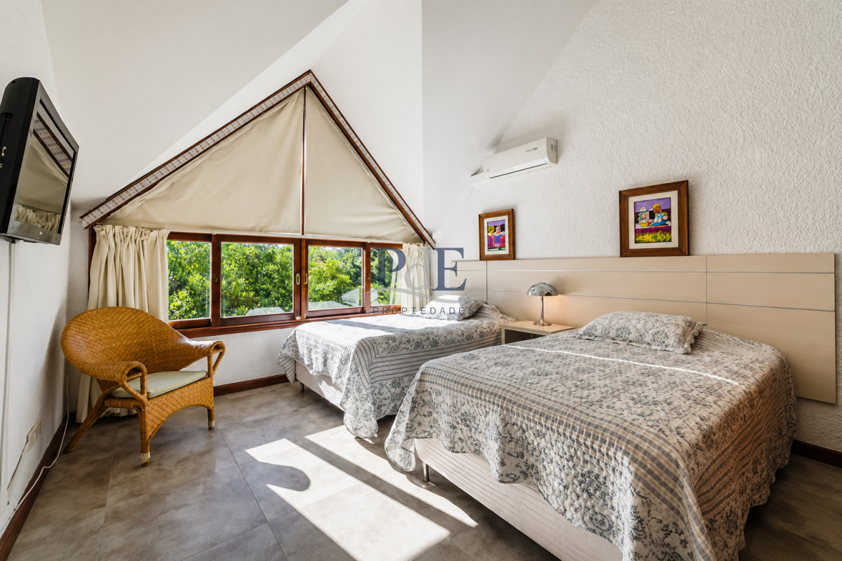 Casa en Beverly Hills, Punta del Este. 5 dormitorios, terreno de 2000 m² - Imagen 17