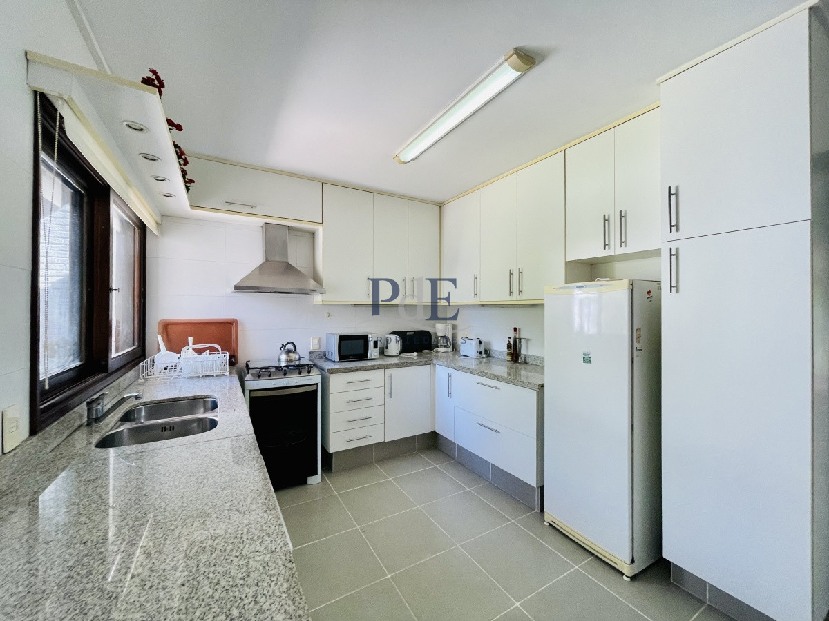 Casa en Lugano, Punta del Este. 5 dormitorios, terreno de 1400 m² - Imagen 16