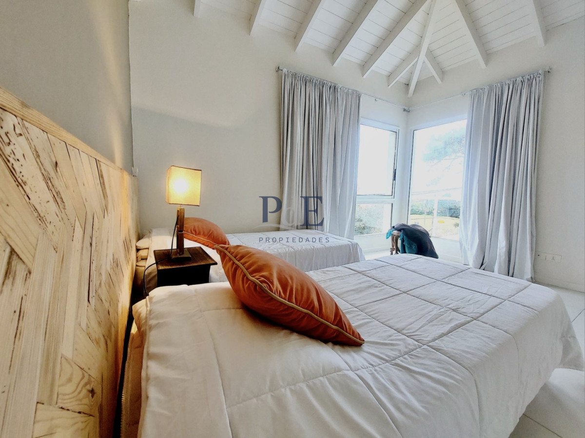 Casa en venta de 6 dormitorios con piscina en Montoya. La Barra - Imagen 16