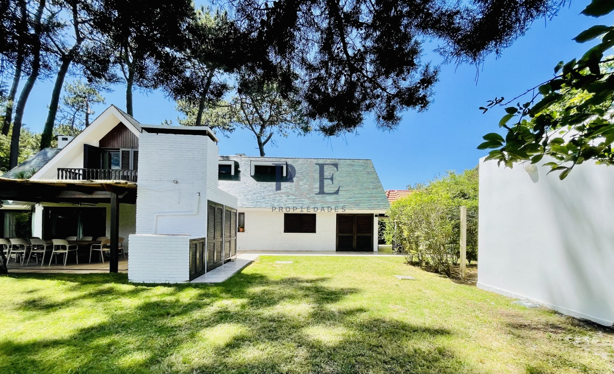 Casa en Lugano, Punta del Este. 5 dormitorios, terreno de 1400 m² - Imagen 42