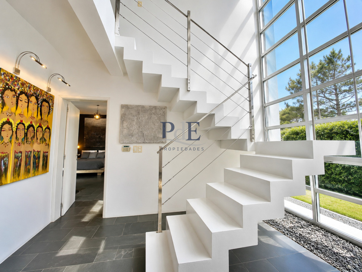 Excelente Casa de 4 Dormitorios y Piscina en Manantiales, Punta del Este - Imagen 18
