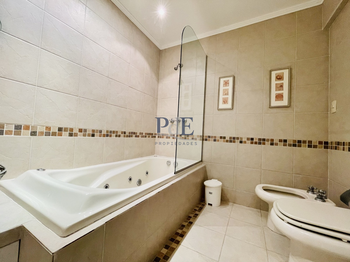 Casa en Lugano, Punta del Este. 5 dormitorios, terreno de 1400 m² - Imagen 21