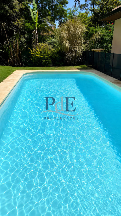 Casa de 4 Dormitorios, Piscina Climatizada y Barbacoa a solo 500 metros del mar - Playa Mansa, Punta del Este - Imagen 17