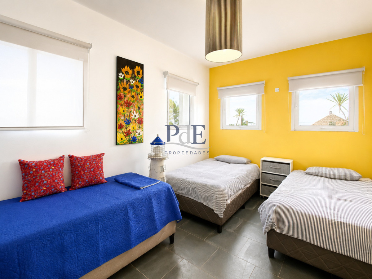 Excelente Casa de 4 Dormitorios y Piscina en Manantiales, Punta del Este - Imagen 28