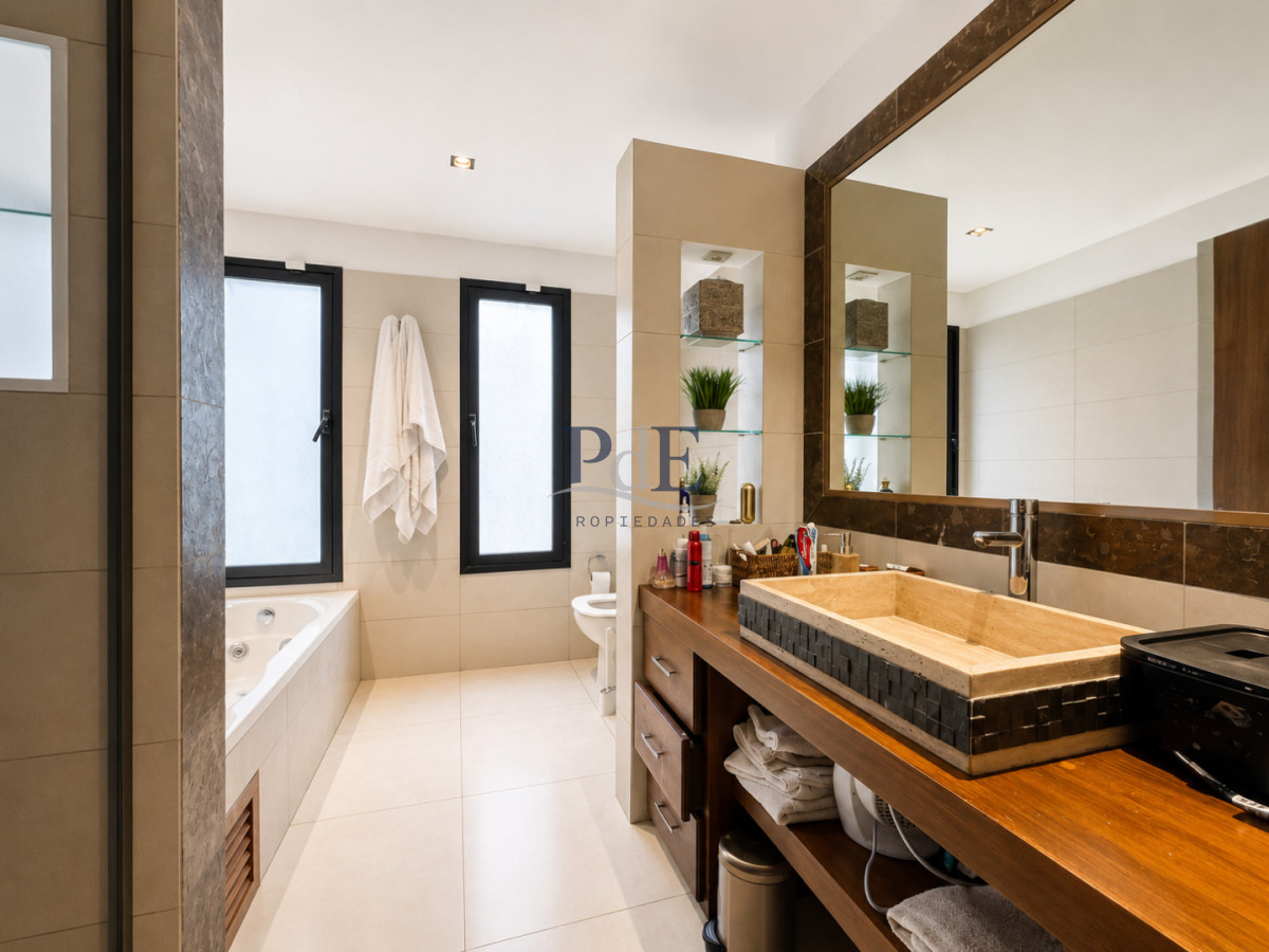 Moderna Casa de 4 Dormitorios, Piscina Climatizada y Parrillero en Playa Mansa, Punta del Este - Imagen 26