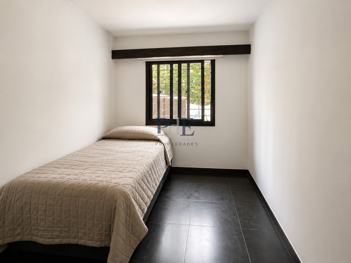 Moderna Casa de 4 Dormitorios, Piscina Climatizada y Parrillero en Playa Mansa, Punta del Este - Imagen 37