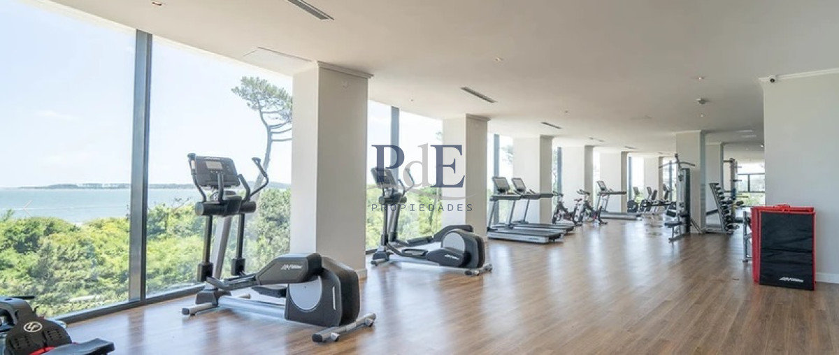 Excelente Apartamento de 2 Dormitorios, frente playa Mansa. - Imagen 19