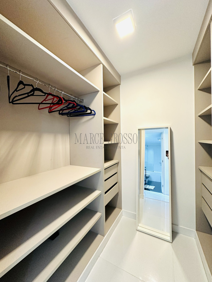 Apartamento ID.107 - Moderno Apartamento de 3 Dormitorios en Suite, zona Hotel Enjoy, Punta del Este