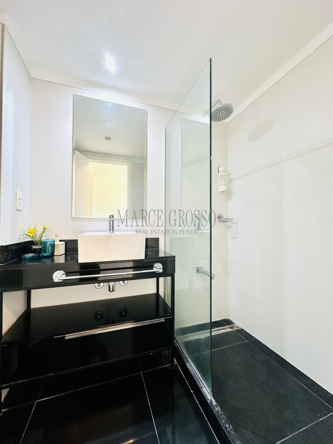 Apartamento ID.107 - Moderno Apartamento de 3 Dormitorios en Suite, zona Hotel Enjoy, Punta del Este