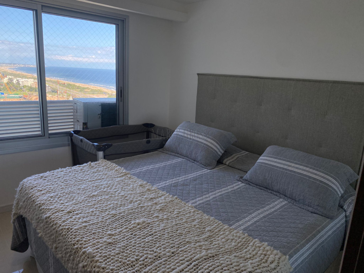 Apartamento ID.42 - Venta de gran apartamento de 3 dormitorios con parrillero propio en Playa Brava, Punta del Este
