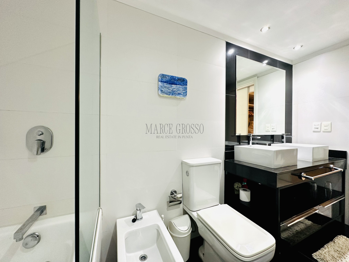 Apartamento ID.107 - Moderno Apartamento de 3 Dormitorios en Suite, zona Hotel Enjoy, Punta del Este