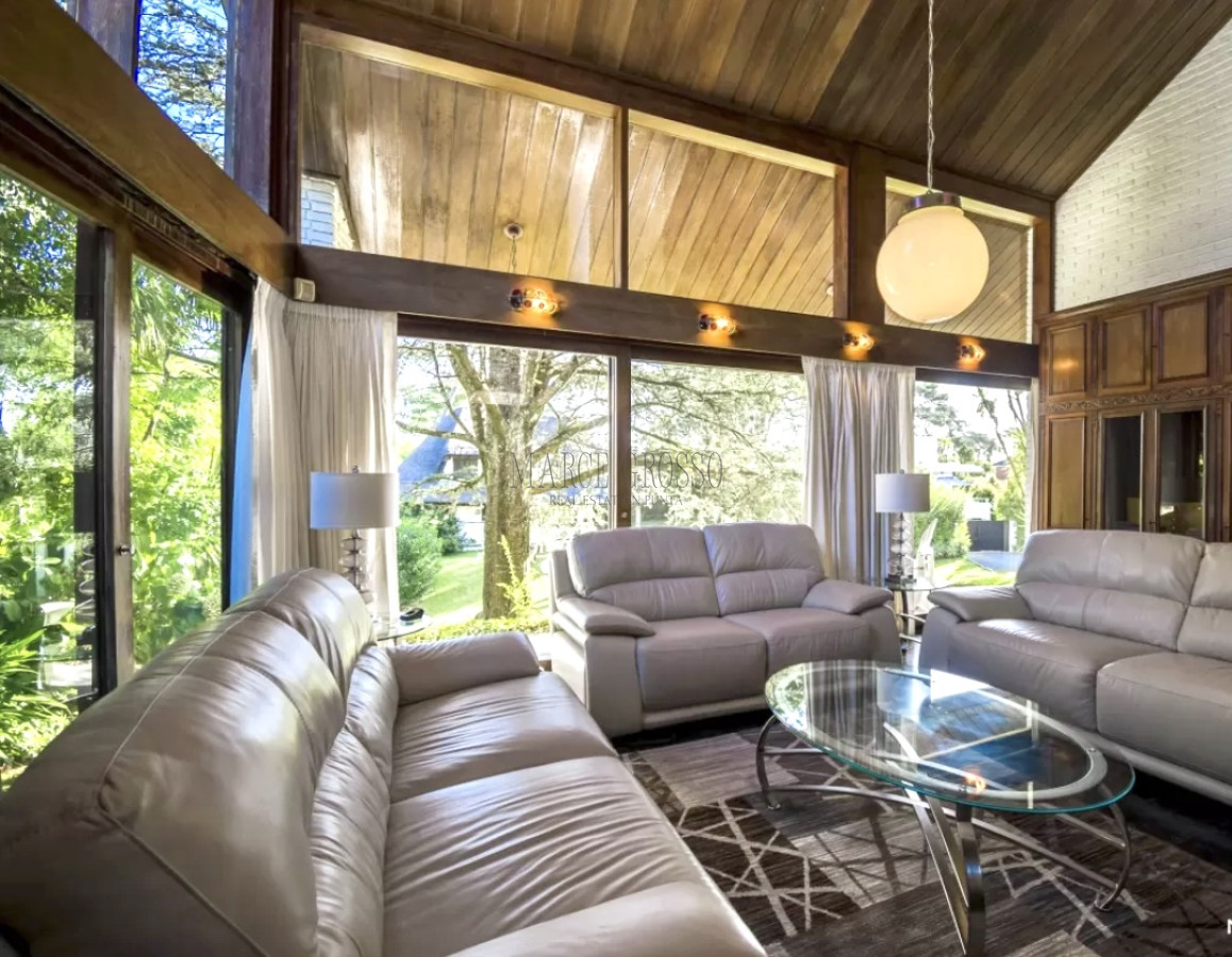 Casa ID.62 - Excelente Casa de 4 Dormitorios en Playa Mansa, Ideal para vivir todo el año