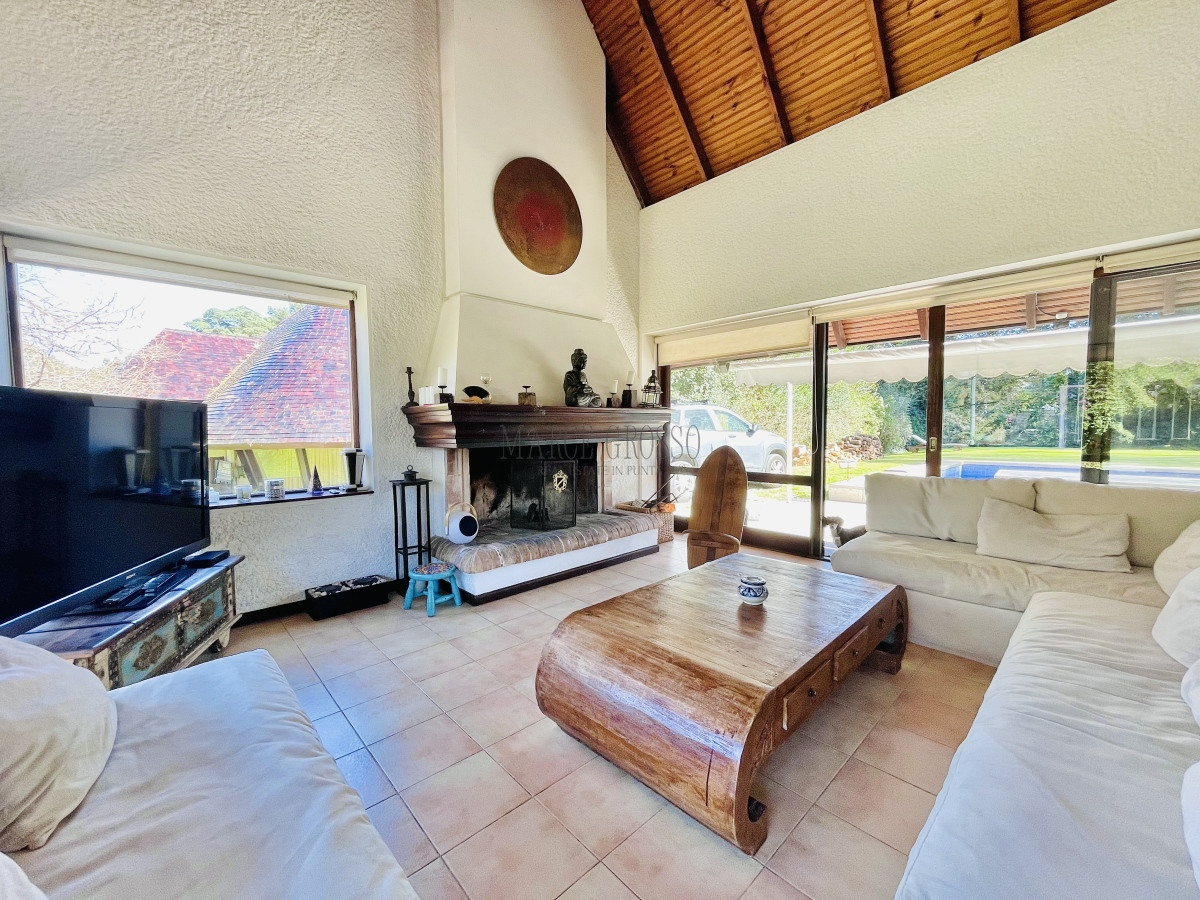 Casa ID.26 - Cómoda Casa de 5 Dormitorios y Piscina Climatizada en Punta del Este