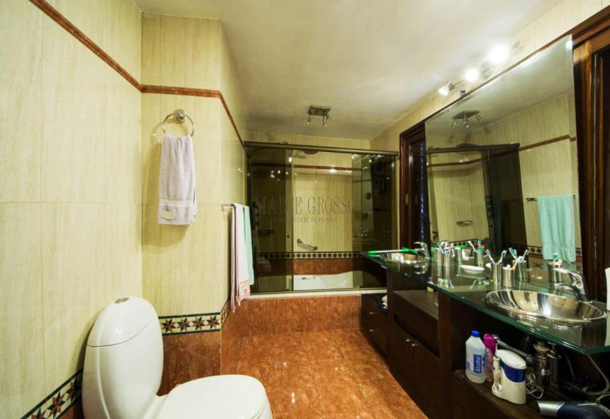 Casa ID.62 - Excelente Casa de 4 Dormitorios en Playa Mansa, Ideal para vivir todo el año