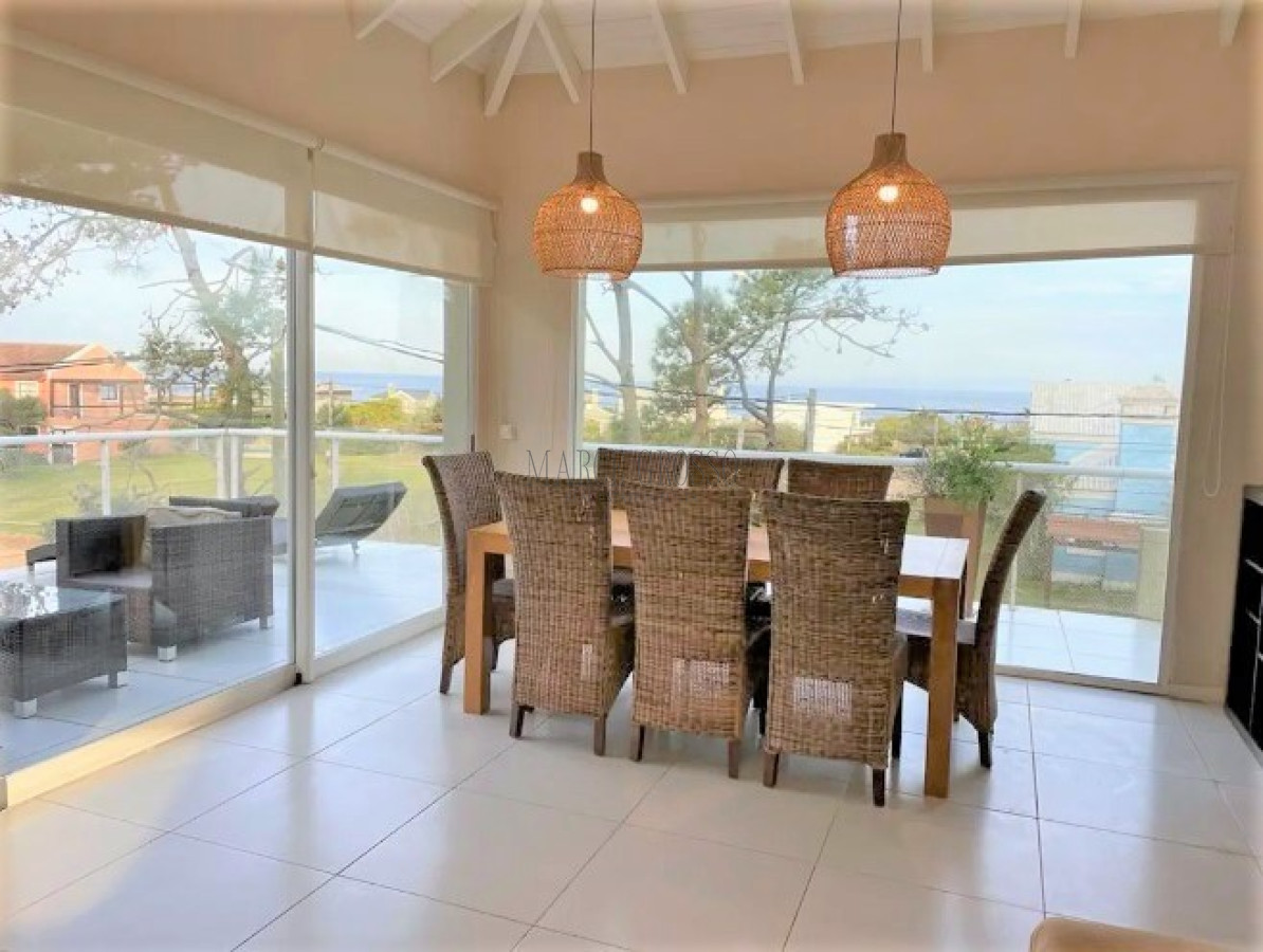 Casa ID.65 - Excelente Casa de 6 Dormitorios y Piscina en Montoya, La Barra