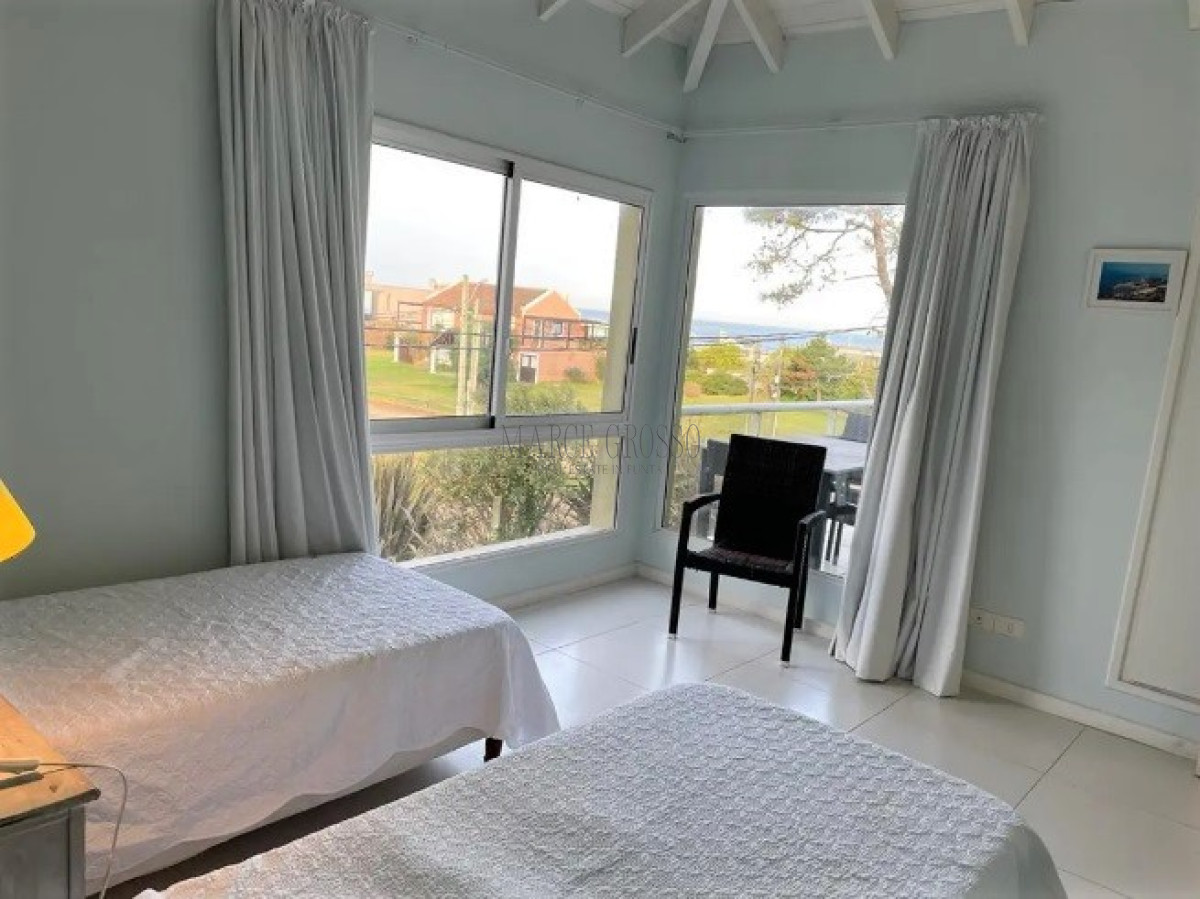 Casa ID.65 - Excelente Casa de 6 Dormitorios y Piscina en Montoya, La Barra