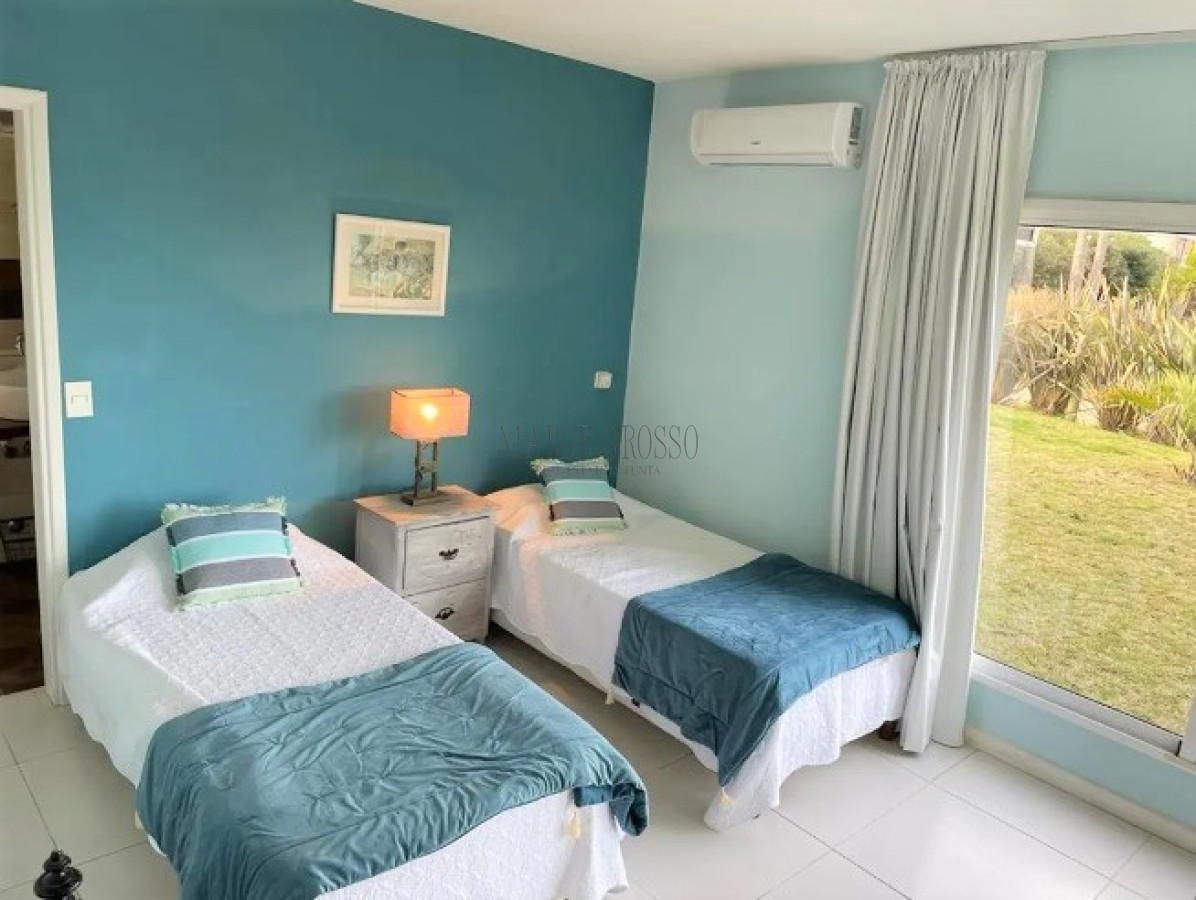 Casa ID.65 - Excelente Casa de 6 Dormitorios y Piscina en Montoya, La Barra