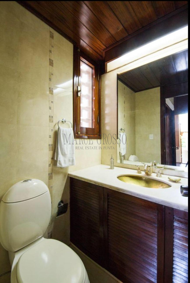 Casa ID.62 - Excelente Casa de 4 Dormitorios en Playa Mansa, Ideal para vivir todo el año