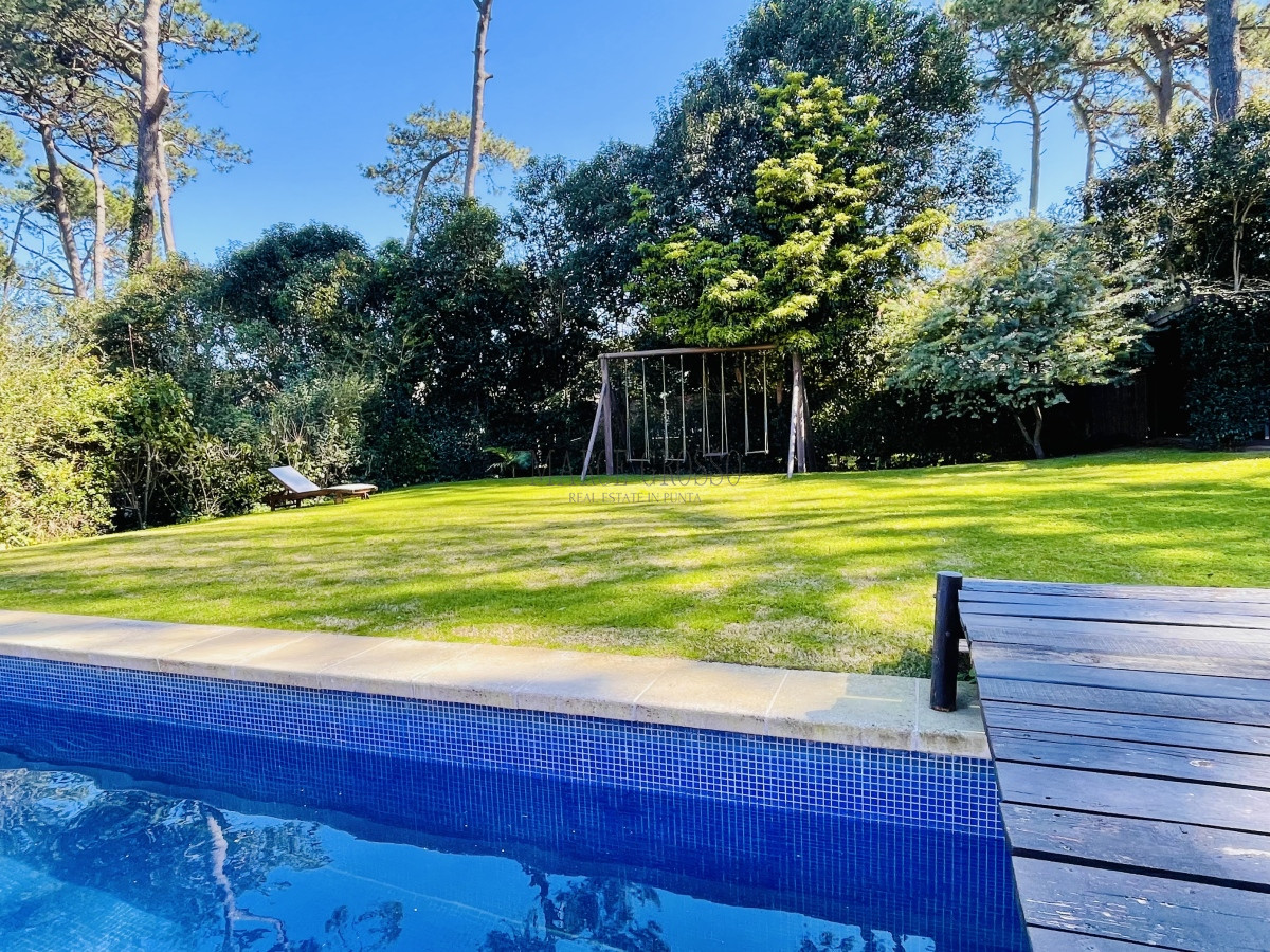 Casa ID.26 - Cómoda Casa de 5 Dormitorios y Piscina Climatizada en Punta del Este