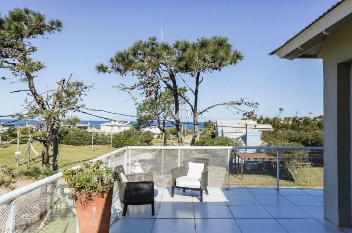 Casa ID.65 - Excelente Casa de 6 Dormitorios y Piscina en Montoya, La Barra