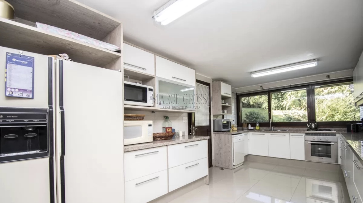 Casa ID.62 - Excelente Casa de 4 Dormitorios en Playa Mansa, Ideal para vivir todo el año