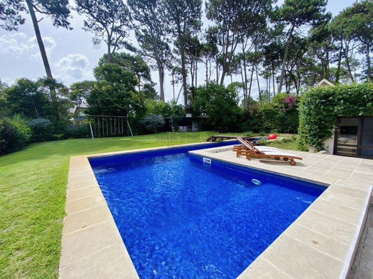 Casa ID.26 - Cómoda Casa de 5 Dormitorios y Piscina Climatizada en Punta del Este