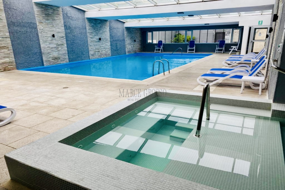 Apartamento ID.42 - Venta de gran apartamento de 3 dormitorios con parrillero propio en Playa Brava, Punta del Este