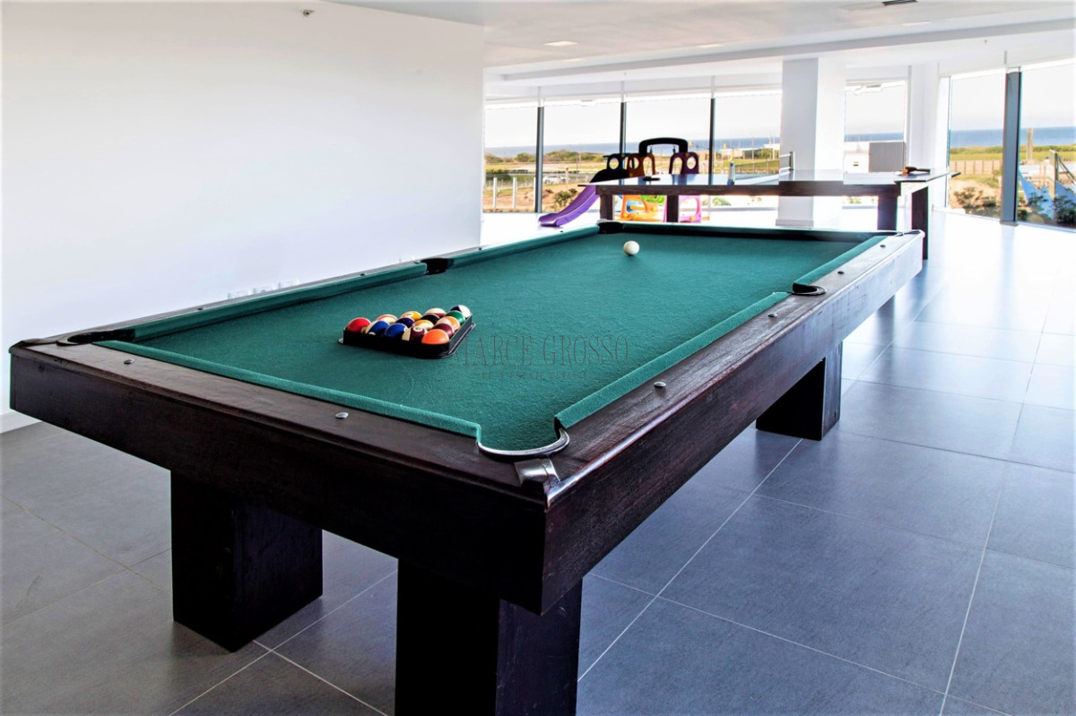 Apartamento ID.42 - Venta de gran apartamento de 3 dormitorios con parrillero propio en Playa Brava, Punta del Este