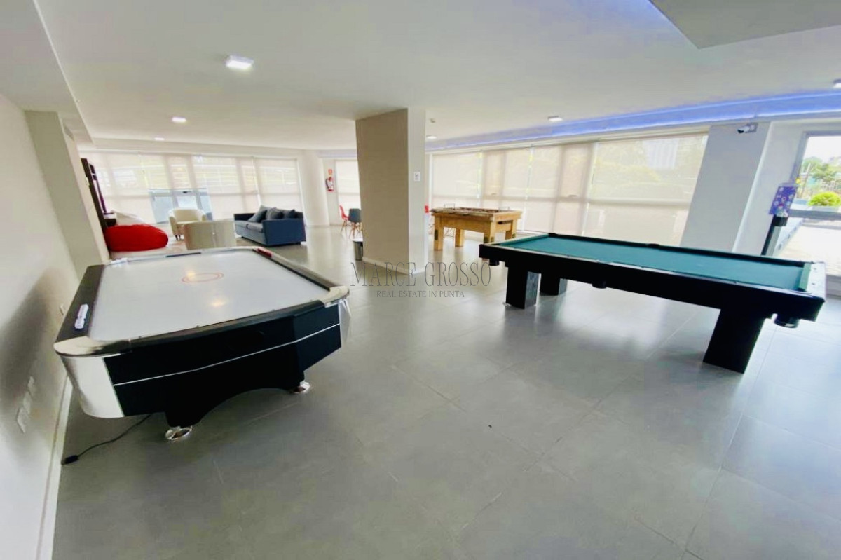 Apartamento ID.42 - Venta de gran apartamento de 3 dormitorios con parrillero propio en Playa Brava, Punta del Este