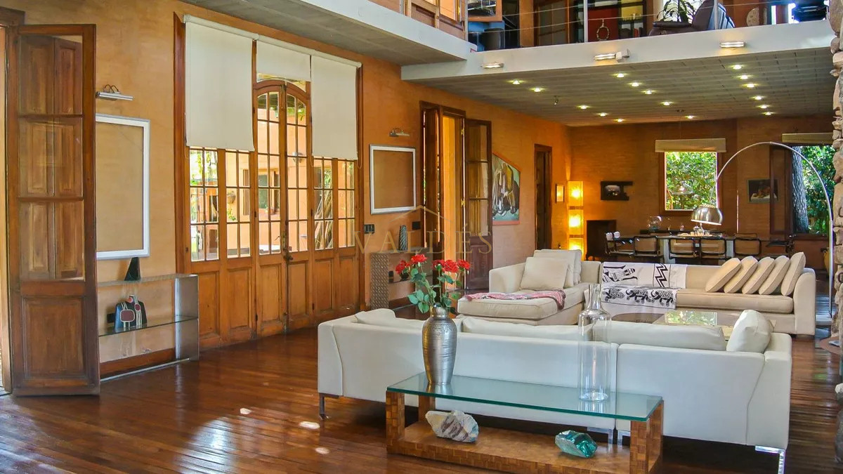 Casa ID.4999 - Excelente Casa de 5 Dormitorios, Piscina y Barbacoa en Barrio Privado, Punta del Este
