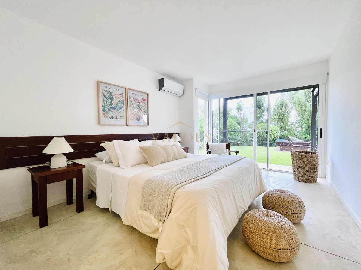 Casa ID.5017 - Excelente Casa de 5 Dormitorios en Manantiales, Punta del Este