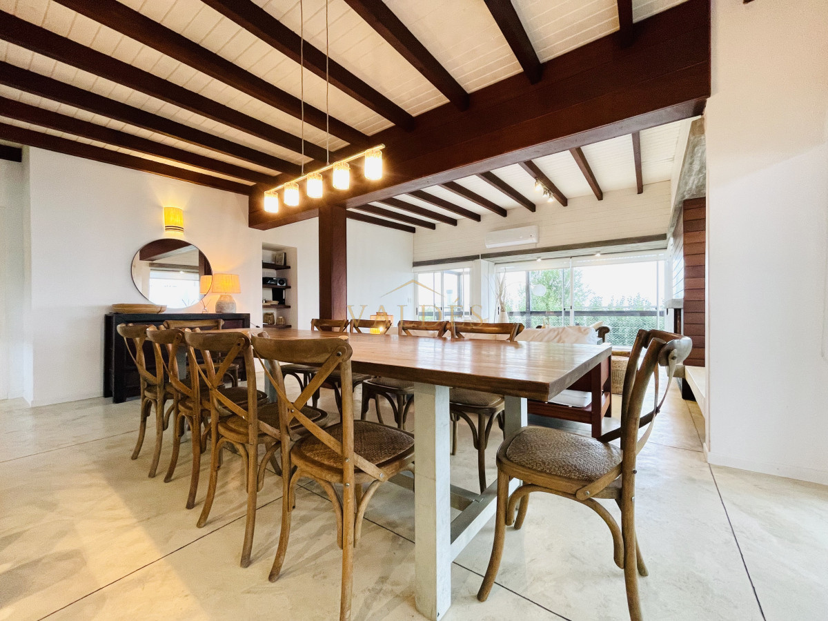 Casa ID.5017 - Excelente Casa de 5 Dormitorios en Manantiales, Punta del Este