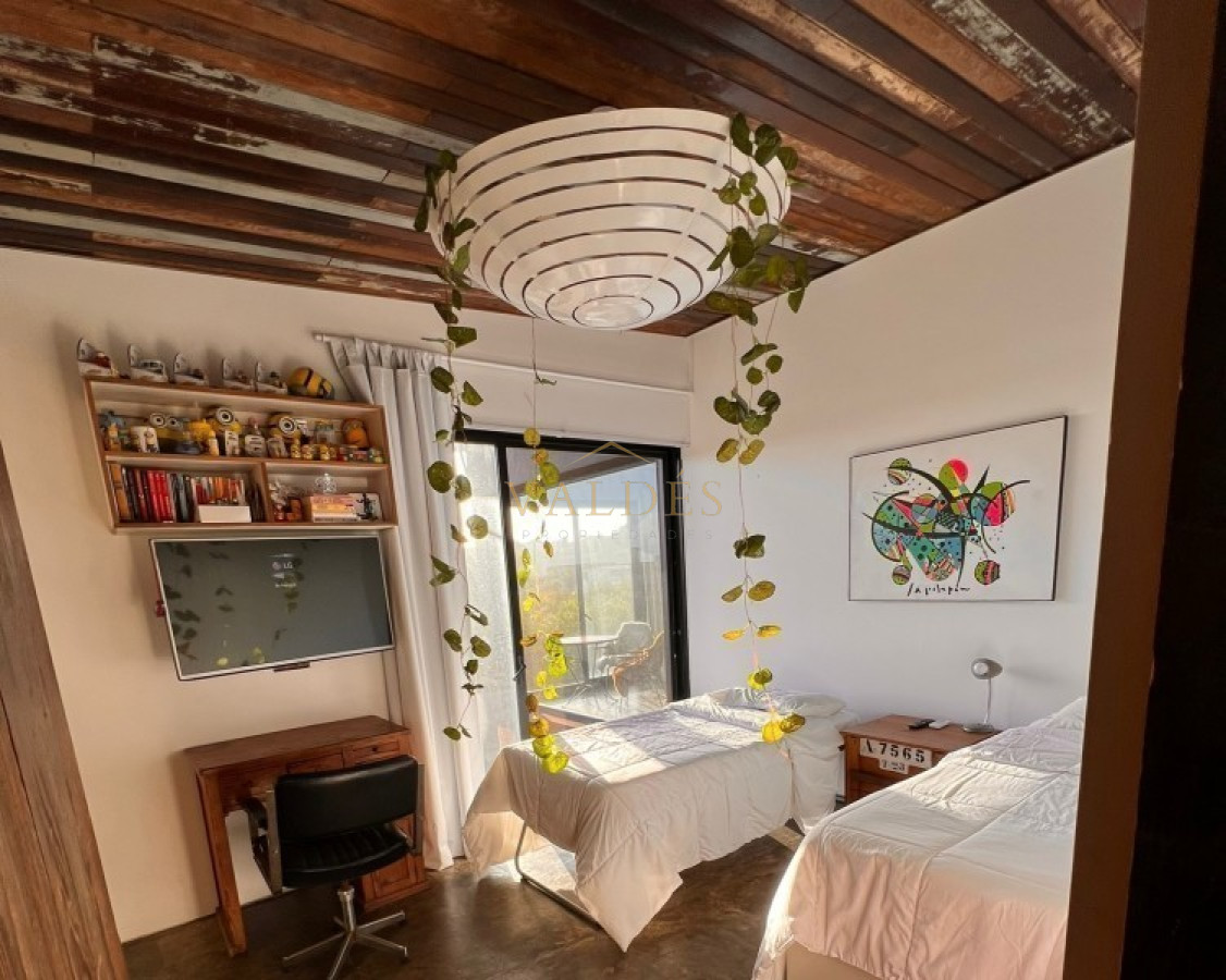 Casa ID.2653 - Venta y alquiler temporario de maravillosa casa a pasos del Mar con cinco dormitorios en suite, Punta Piedras, Manantiales